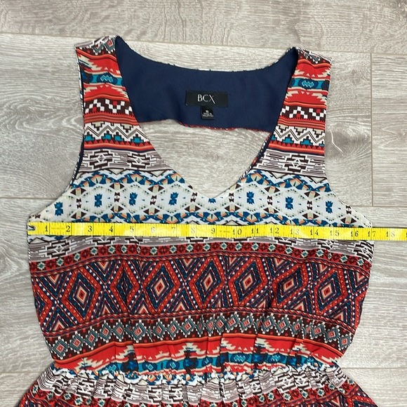 BCX Sleeveless Tribal Aztek Print Dress V-Neck Back Cutout M - Picture 9 of 16